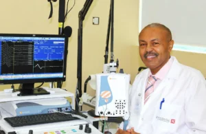 doctor_clinic_portrait-300x195 البروف معز بخيت: "استراتيجية العافية" هي خارطة طريق السودان من تحت الأنقاض (3-4)