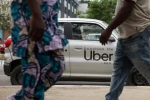 uber-nigeria-scaled-1-300x200 منافسة شرسة بين سيارات الأجرة بأفريقيا بعد تراجع "أوبر"